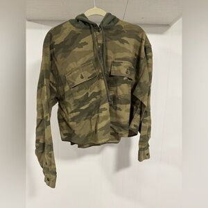 American Eagle AEO Camo Crop Jacket Sweatshirt Hoodie Women's Size XL